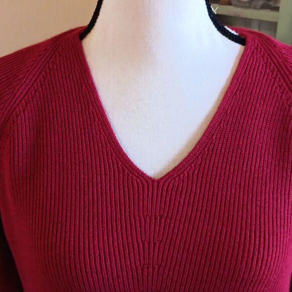 Athleta Hanover V-Neck  Red Ribbed Sweater. - Picture 3 of 10
